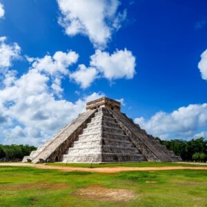 Messico, natica piramide dei Maya